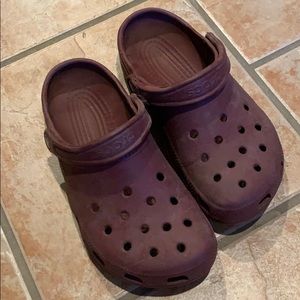 Garnet Crocs